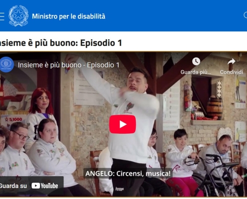 Giorgione in visita a Rurabilandia per la serie Insieme è più buono